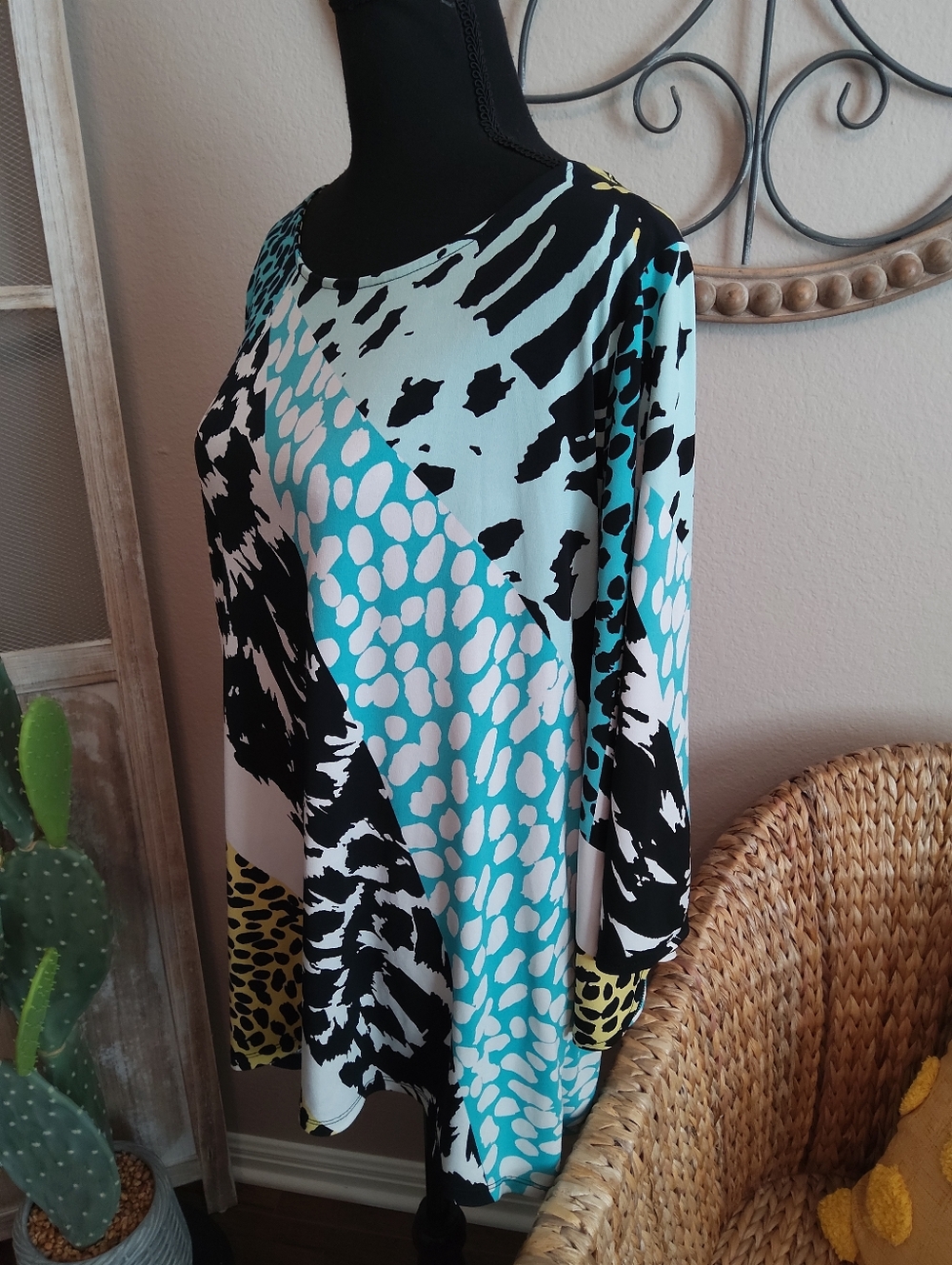 Alfani Multicolor Animal Print Tunic - Black, White, Aqua, Yellow - Picture 4 of 10